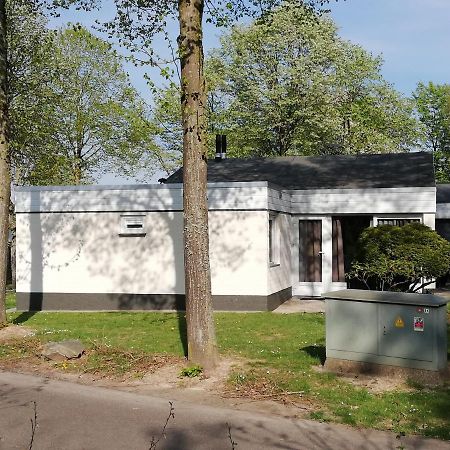 Rustige, Gelijkvloerse Vakantiewoning Met 2 Slaapkamers In Simpelveld, Zuid-Limburg エクステリア 写真
