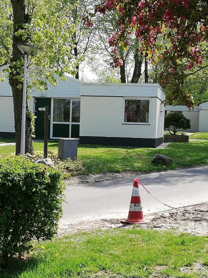 Rustige, Gelijkvloerse Vakantiewoning Met 2 Slaapkamers In Simpelveld, Zuid-Limburg エクステリア 写真